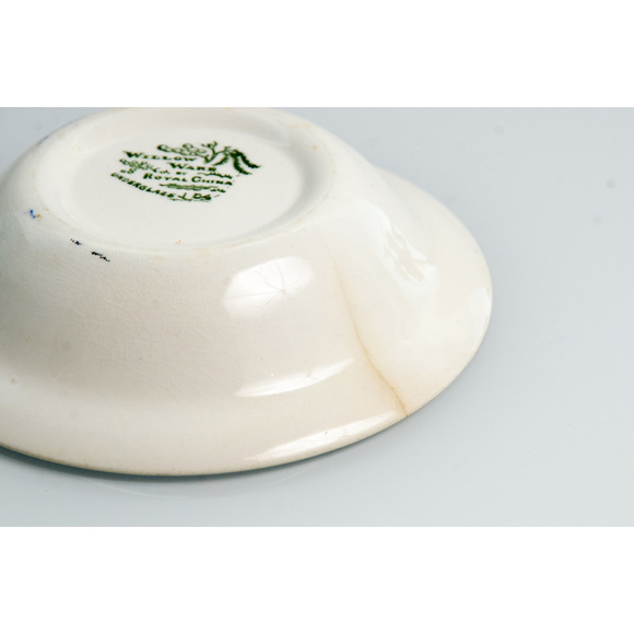 Vintage Willow Ware Royal China Bowl - Picture 4 of 4